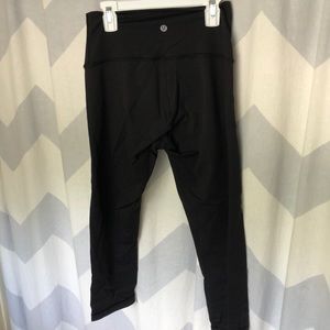 lulu lemon cropped black leggings